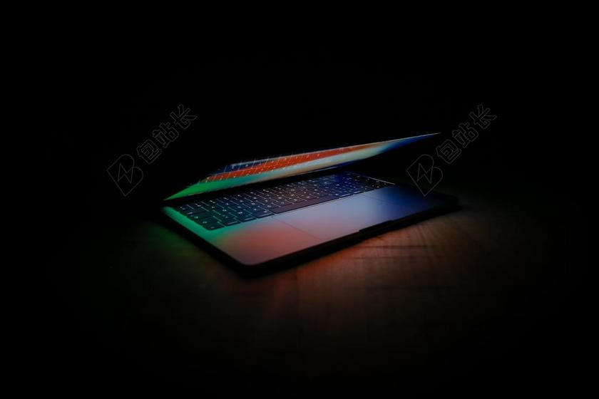 商务 商人 电子商务 股票交易所 业务 工作 科技 技术 信息科技 笔记本电脑 笔记本 MACBOOK APPLE 苹果 夜晚 晚上 黑夜 黑暗 灯光 霓虹灯 创意 艺术 个性 计算机 电脑 信息科技