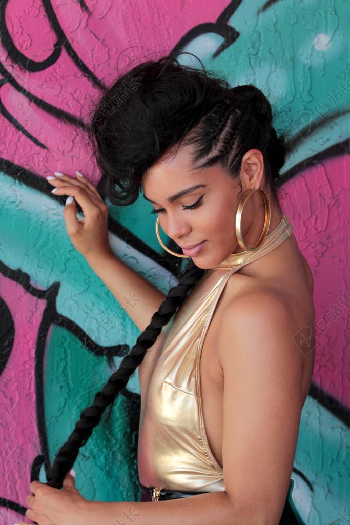 商务 商人 电子商务 股票交易所 业务 工作 太空 空间 手 手势 握手 击掌 胜利 美女 丽人 优雅 美丽 漂亮 女孩 女人 女性 营销 推广 商务 市场 策划 冒险 探险 远足 度假 旅游 休闲 挑战 极限运动 肖像 人物特写 画像 女孩 少女 姑娘 美丽 全身像 脚 足 自然 环境 活力 女性 女士 美丽 女人 一个女人 黑色 暗色 黑白 昏暗