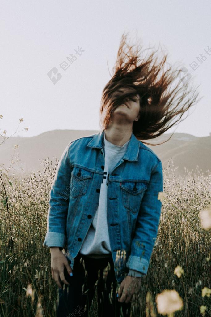 职业 工作 办公室 职场 太空 空间 美女 丽人 优雅 美丽 漂亮 女孩 女人 女性 山 山峰 顶峰 景色 时尚 流行 个性 城市 创意 艺术 个性 营销 推广 商务 市场 策划 开心 喜悦 笑话 开怀大笑 幸福 快乐 高兴 家庭 甜蜜 肖像 人物特写 画像 女孩 少女 姑娘 美丽 草地 草坪 草丛 书 书籍 阅读 音乐 音乐会 演唱会 自然 环境 全身像 人物 人群 风土人情 女性 女士 美丽 女人