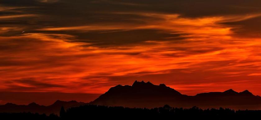太空 空间 风景 风光 美景 田园 山水 星星 闪光 明星 日落 夕阳 太阳 山 山峰 顶峰 景色 灯光 光线 激光 打火机 天空 秋天 秋日 可爱的 云 云朵 天空 山 山峦 山峰