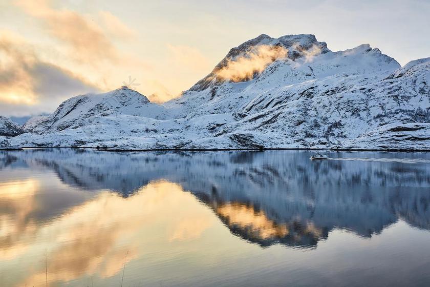 风景 风光 美景 田园 山水 日落 夕阳 太阳 丽人 优雅 美丽 漂亮 女孩 女人 女性 灯光 光线 激光 打火机 山 山峰 顶峰 景色 自然 环境 云 云朵 天空 雨 下雨 惬意 山 山峦 山峰