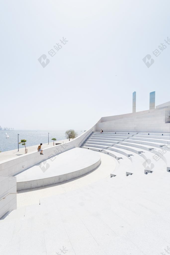 太空 空间 建筑 大厦 建筑物 建设 城市 都市 时尚 现代化 墙 围墙 表面 隔阂 背景 旅行 旅游 行程 度假 休闲 度假 假日 肖像 人物特写 画像 全身像 海 海水 大海 可爱的 IPHONE 苹果 苹果手机 商务 建筑 结构 建筑物 建筑学 白色 浅色 黑白 简单 清新