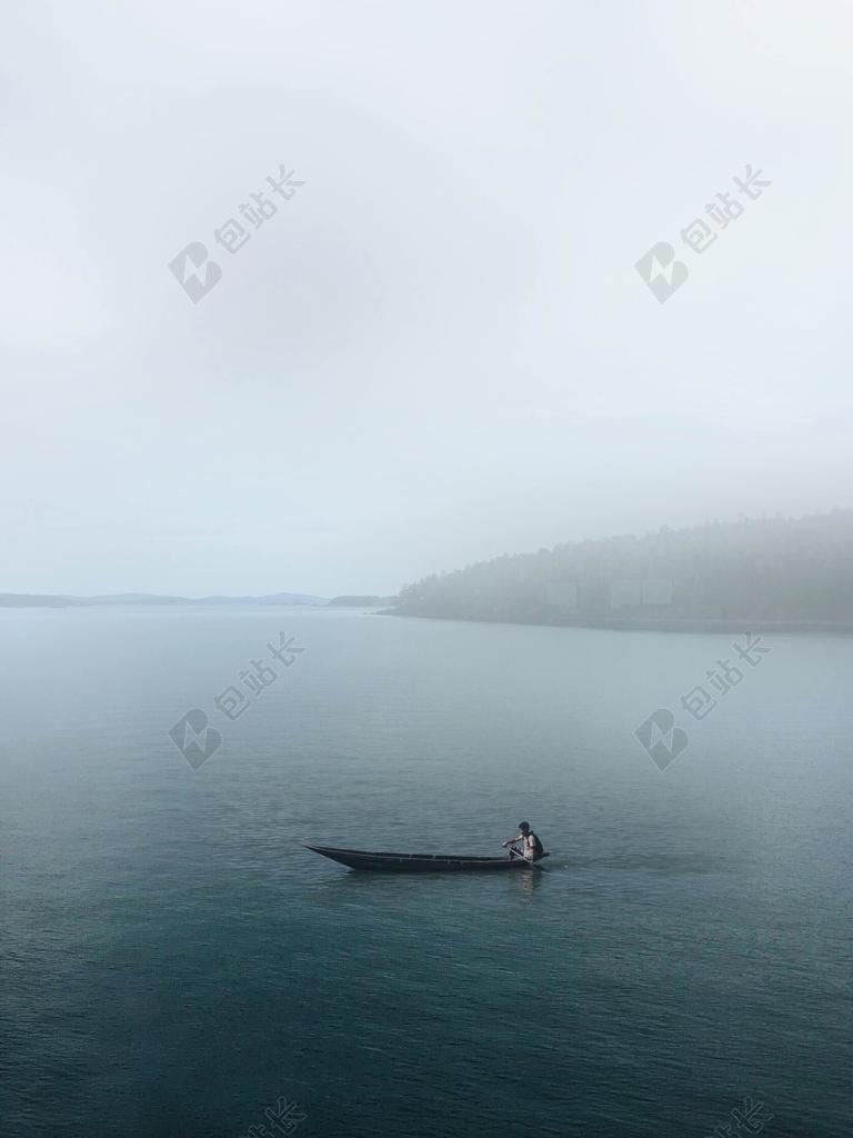 风景 风光 美景 田园 山水 山 山峰 顶峰 景色 冒险 探险 远足 度假 旅游 休闲 挑战 极限运动 旅行 旅游 行程 度假 休闲 度假 假日 冬季 冬天 新年 孩子 儿童 童真 树木 丛林 森林 雨 下雨 惬意