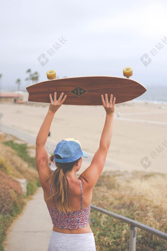 灯光 光线 激光 打火机 时尚 流行 个性 城市 冒险 探险 远足 度假 旅游 休闲 挑战 极限运动 爱情 恋爱 恋人 情人 情侣 浪漫 开心 喜悦 笑话 开怀大笑 房间 卧室 家 休闲 家居 家 家园 家居 故乡 美丽 休闲 夏日 夏季 热情 肖像 人物特写 画像 女孩 少女 姑娘 美丽 沙滩 海滩 草地 草坪 草丛 树木 丛林 森林 海 海水 大海 可爱的 全身像 自然 环境 健身 锻炼 运动 保养 活力 女性 女士 美丽 女人