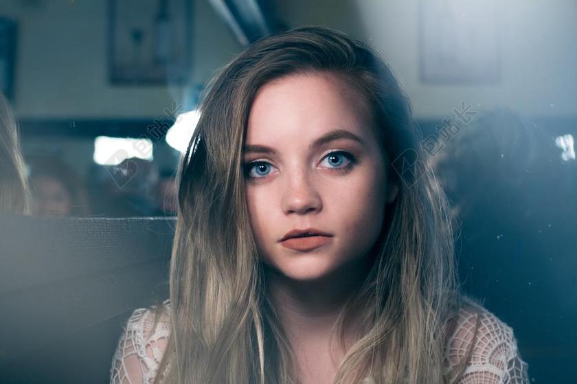 美女 丽人 优雅 美丽 漂亮 女孩 女人 女性 头发 毛发 毛 头部 肖像 人物特写 画像 女孩 少女 姑娘 美丽 书 书籍 阅读 可爱的 全身像 人物 人群 风土人情 一个女人 女性 女士 美丽 女人