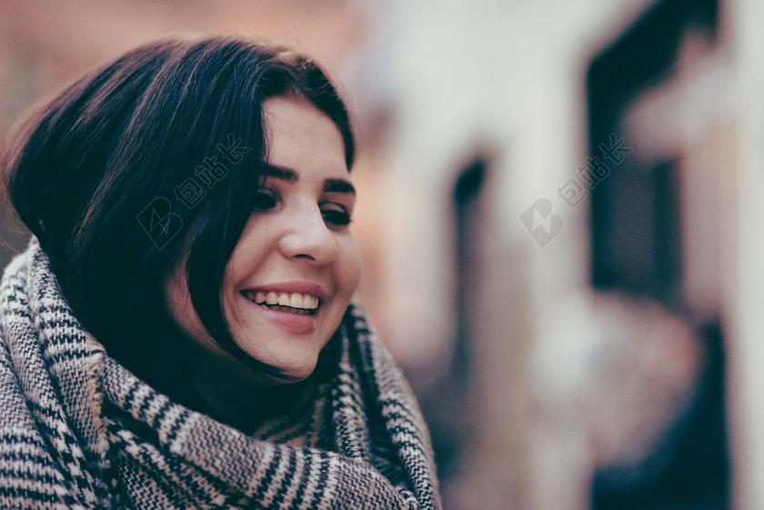 美女 丽人 优雅 美丽 漂亮 女孩 女人 女性 微笑 莞尔一笑 甜蜜