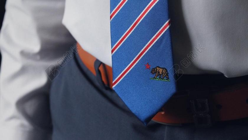 时尚 流行 个性 城市 婚礼 喜庆 庆祝 节日 婚姻 爱人 恋人 情侣 父亲 长辈 父爱 职业装 正装 西装 商务 男士 男性 男人 服装 服饰 流行