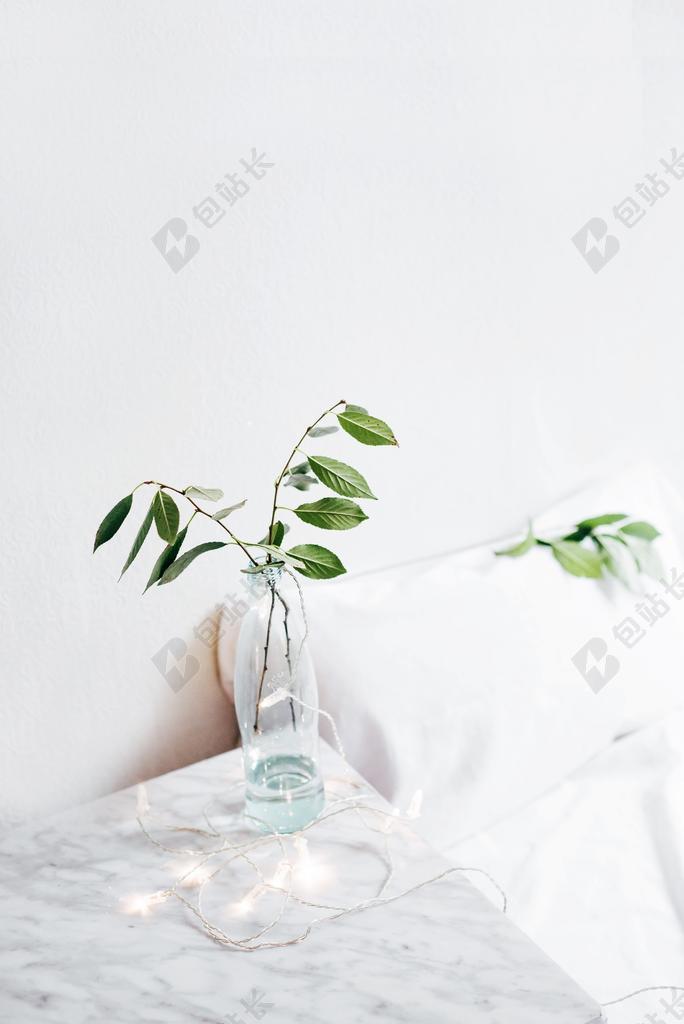 花 玫瑰 美丽 花朵 灯光 光线 激光 打火机 美女 丽人 优雅 美丽 漂亮 女孩 女人 女性 创意 艺术 个性 爱情 恋爱 恋人 情人 情侣 浪漫 室内 室内装修 装潢 艺术设计 家装 房子 房间 住宅 桌子 台子 书桌 办公 家 家园 家居 故乡 美丽 休闲 笔记本 账簿 手抄本 冬季 冬天 新年 可爱的 自然 环境 雨 下雨 惬意 IPHONE 苹果 苹果手机 商务 白色 浅色 黑白 简单 清新