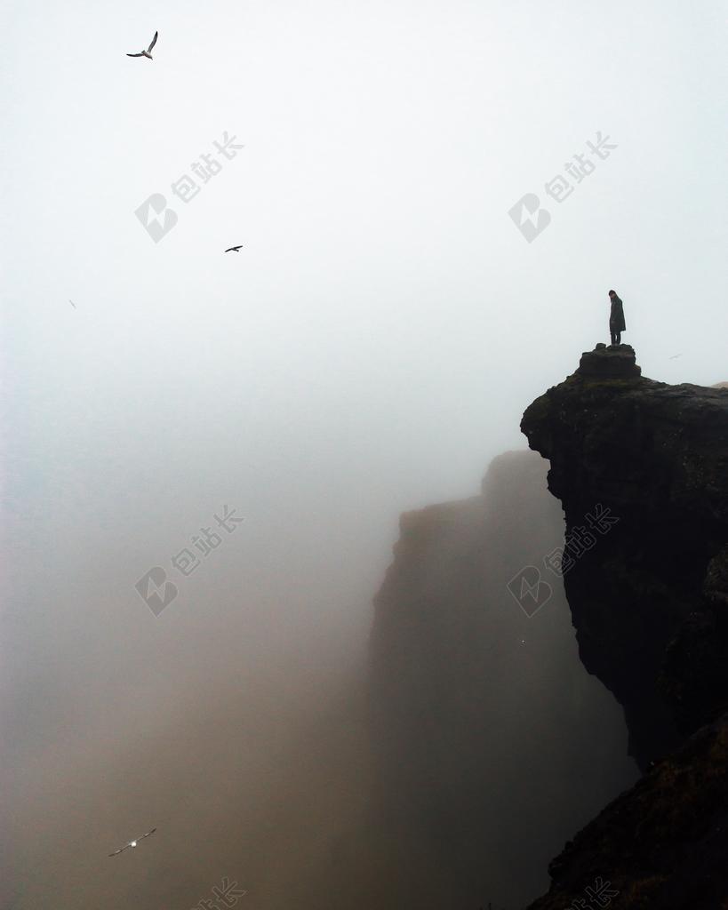 谈话 交流 对话 沟通 通话 星星 闪光 明星 风景 风光 美景 田园 山水 花园 园林 园艺 植物 花 朋友 友谊 友情 自然 环境 云 云朵 天空 人物 人群 风土人情 男士 男性 男人 山 山峦 山峰