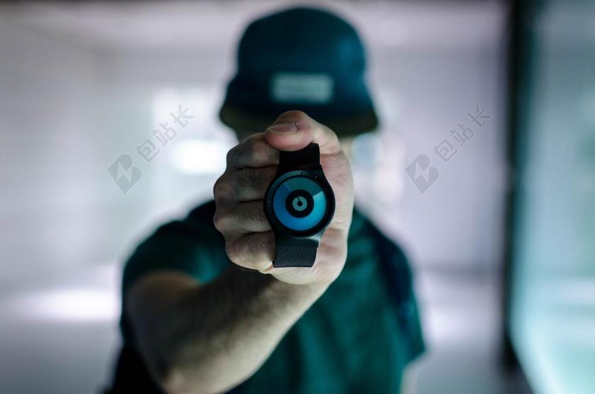 手 手势 握手 击掌 胜利 手表 腕表 时间 观察 加拿大 城市 城市生活 现代化 男士 男性 男人