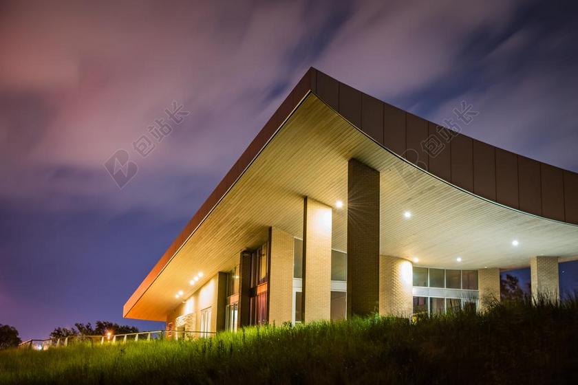 建筑 大厦 建筑物 建设 日落 夕阳 太阳 灯光 光线 激光 打火机 花园 园林 园艺 植物 花 沙滩 海滩 云 云朵 天空 建筑 结构 建筑物 建筑学