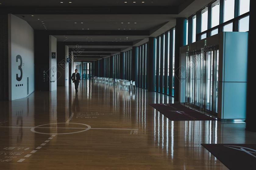 建筑 大厦 建筑物 建设 运动 健身 嬉戏 户外运动 冒险 室内 室内装修 装潢 艺术设计 家装 职业装 正装 西装 商务 窗户 男士 男性 男人 日本 城市 现代生活 建筑 结构 建筑物 建筑学