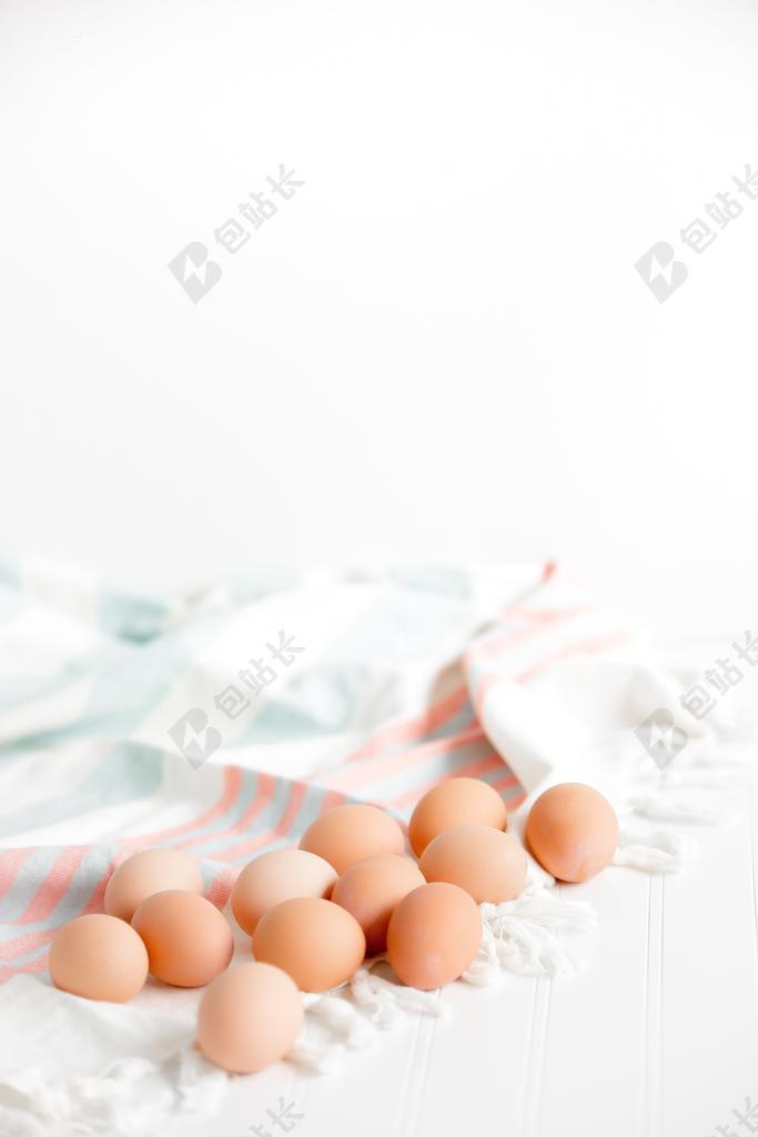 太空 空间 墙 围墙 表面 隔阂 背景 厨房 餐具 烹饪 美食 食品 餐饮 朋友 友谊 友情 饮料 喝酒 饮水 白色 浅色 黑白 简单 清新