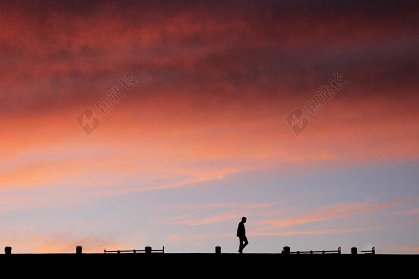 星空 太空 空间 建筑 大厦 建筑物 建设 夜晚 晚上 黑夜 黑暗 灯光 霓虹灯 风景 风光 美景 田园 山水 日落 夕阳 太阳 地球 泥土 草地 操场 学校 学院 天空 书 书籍 阅读 云 云朵 天空 男士 男性 男人