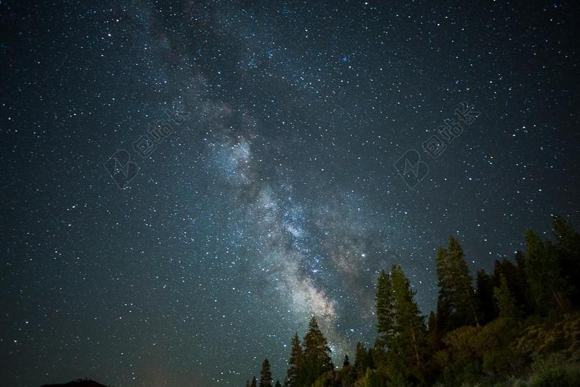 星空 星星 闪光 明星 星空 太空 空间 夜晚 晚上 黑夜 黑暗 灯光 霓虹灯 道路 旅途 路途 户外 街道 公路 风景 风光 美景 田园 山水 日落 夕阳 太阳 婚礼 喜庆 庆祝 节日 婚姻 爱人 恋人 情侣 旅行 旅游 行程 度假 休闲 度假 假日 夏日 夏季 热情 树木 丛林 森林 天空 活力 树 树木 树林 森林 山 山峦 山峰
