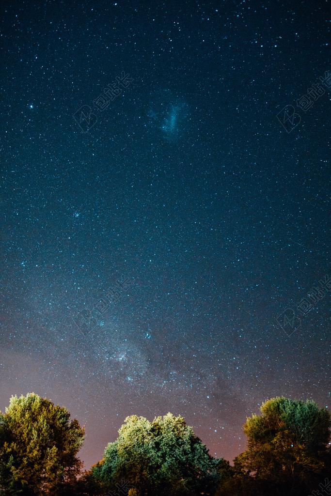 星空 星星 闪光 明星 星空 太空 空间 夜晚 晚上 黑夜 黑暗 灯光 霓虹灯 风景 风光 美景 田园 山水 冒险 探险 远足 度假 旅游 休闲 挑战 极限运动 旅行 旅游 行程 度假 休闲 度假 假日 天空 树木 丛林 森林 自然 环境 树 树木 树林 森林