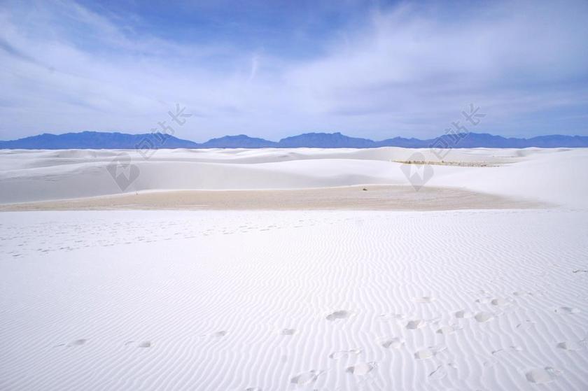 星空 太空 空间 风景 风光 美景 田园 山水 山 山峰 顶峰 景色 夏日 夏季 热情 天空 沙滩 海滩 秋天 秋日 云 云朵 天空 白色 浅色 黑白 简单 清新 山 山峦 山峰
