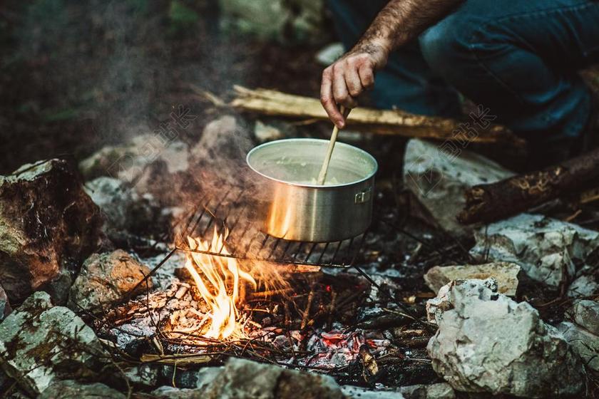 手 手势 握手 击掌 胜利 家 家庭 家族 家人 团结 团圆 旅行 旅游 行程 度假 休闲 度假 假日 烧烤 烤肉 朋友 友谊 友情 茶 饮茶 茶叶 茶文化 放松 休闲 咖啡 咖啡厅 树木 丛林 森林 音乐 音乐会 演唱会 自然 环境 活力 树 树木 树林 森林 男士 男性 男人