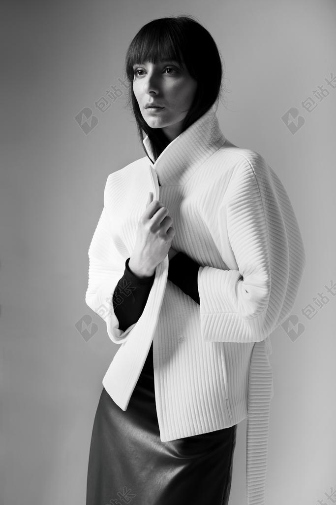 一 纵向 长大了 服装 时尚 年轻 女孩 小姐 女性 女人