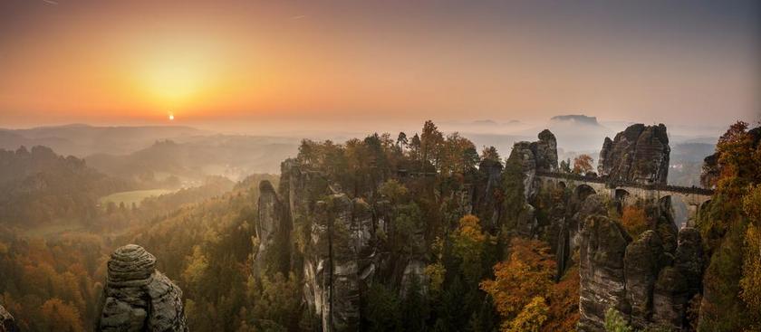BASTEI 易北河砂岩山 日出 撒克逊瑞士 德国 岩 景观