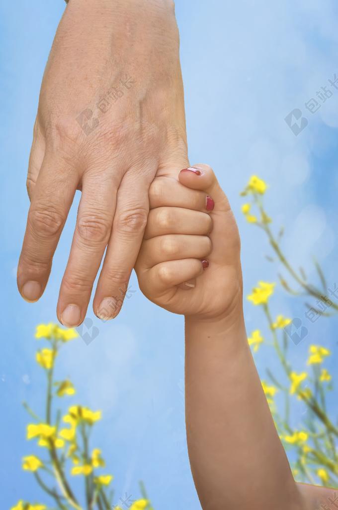 小孩和大人的牵手背景图片