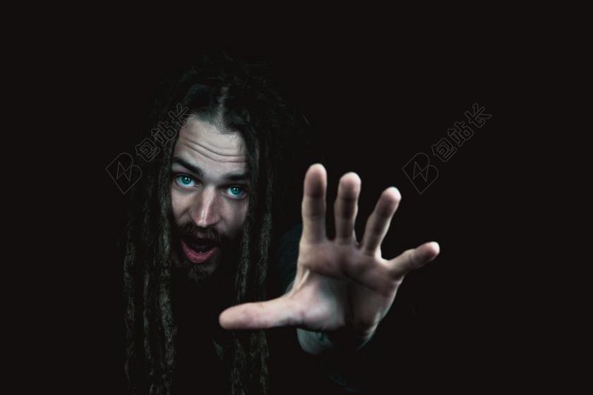 暗 长发绺 帮助 哭了 潜意识 生命的挣扎 赛琪 举行 感情