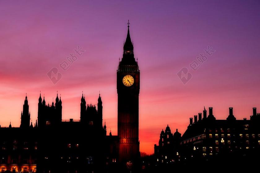 傍晚的英国大本钟背景图片