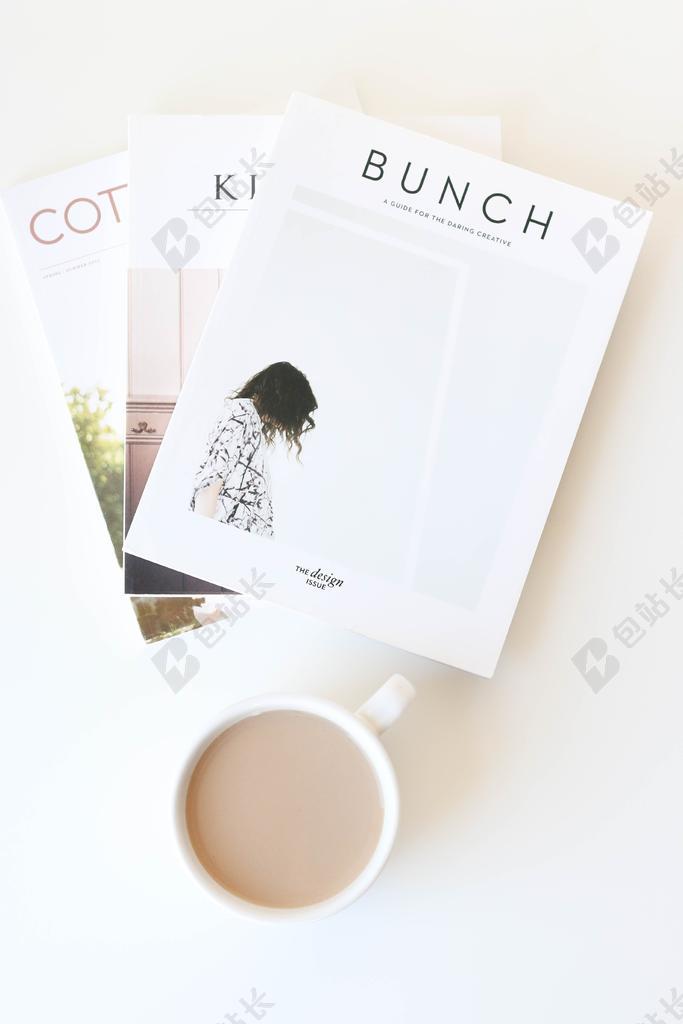 咖啡 喝 书籍 杂志 工作 办公桌 办公室