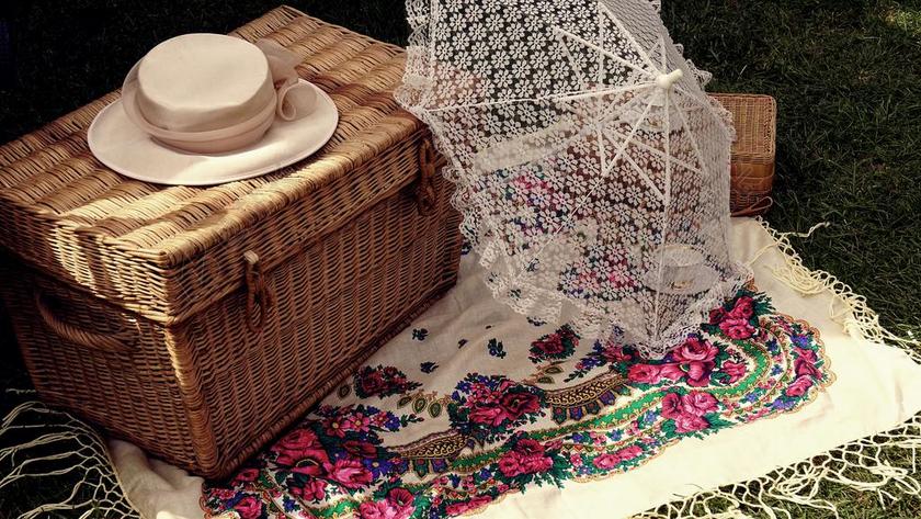 放松 女人 周末 丰收节 适合 伞 草甸 膳食 购物篮