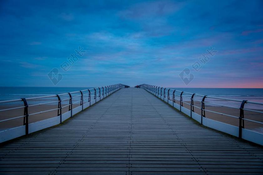 萨尔特 第一次光 日出 海景 码头 由海萨尔特 约克郡 天空