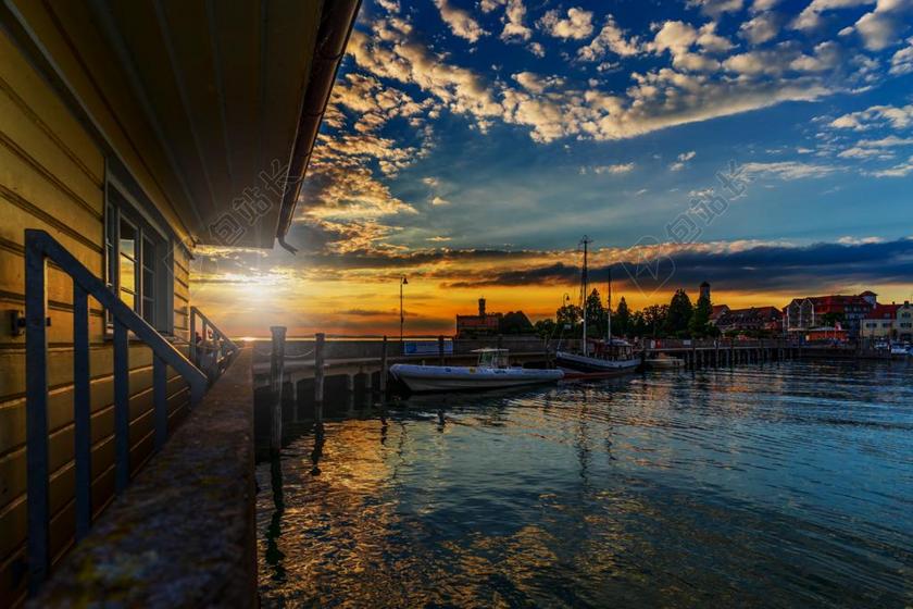 端口 博登湖 湖 船 港湾入口处 反射 黄昏 日落 背景