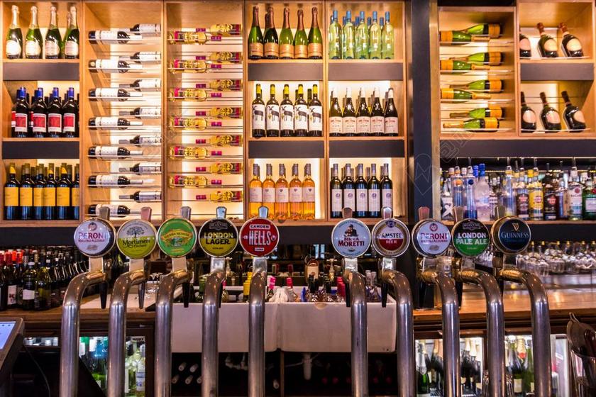 酒馆 栏 喝 伦敦 自来水 啤酒 酒精 玻璃 美食