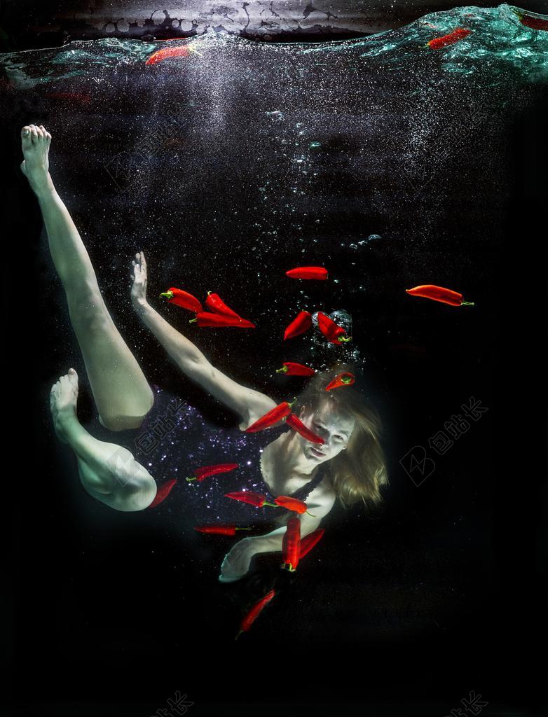 水下 模型 精美艺术 自由 窒息 曝光 人类 联系人
