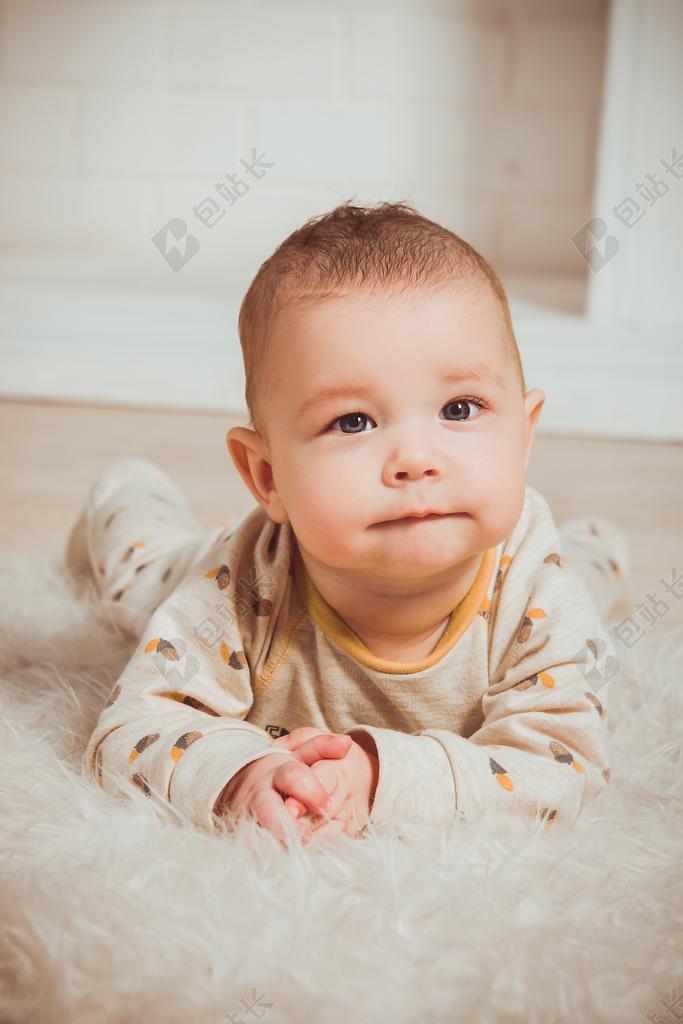 宝贝 孩子 纵向 欢闹的 微笑 小小孩 新生 孩子们 男孩