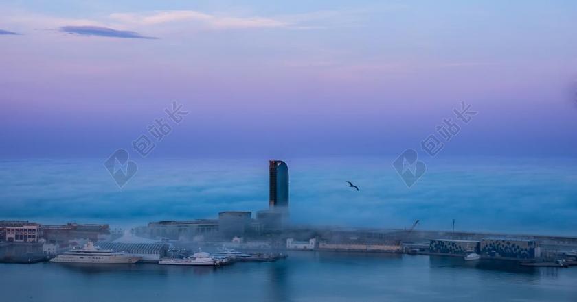 巴塞罗那天晚上 海 城市 塔 雾 最后的灯 地平线 里程碑