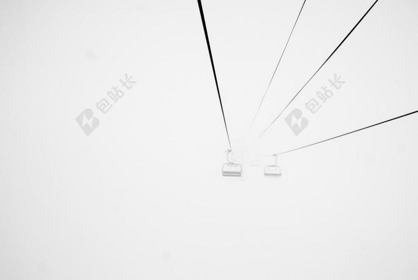 CHAIRLIFT 滑雪 冬天 雪 有雾 雾 暴雪 冷 灰色
