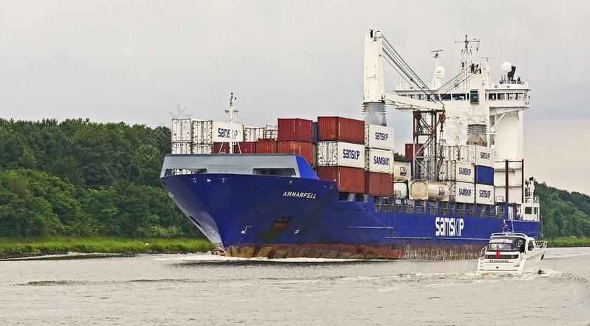 北美 集装箱货轮 汽 弓波 高银行 海路 通道 过境 航道