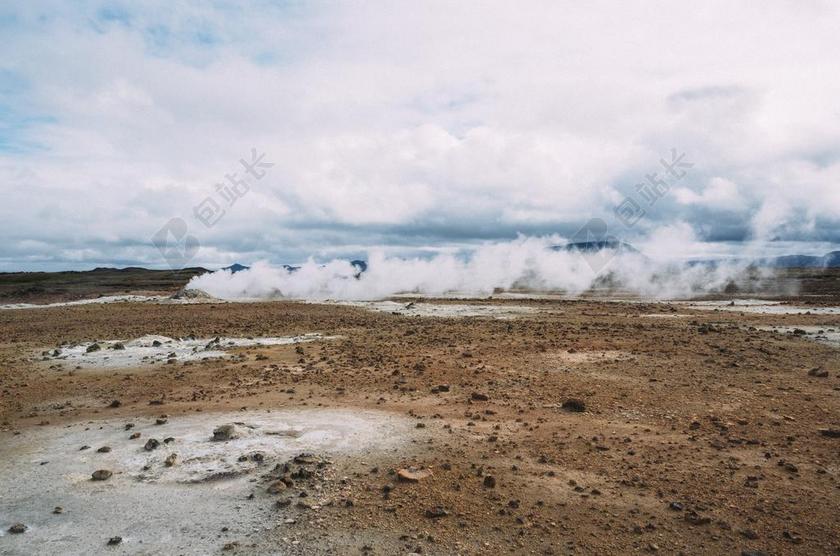 污垢 泥 地面 地球 云 天空