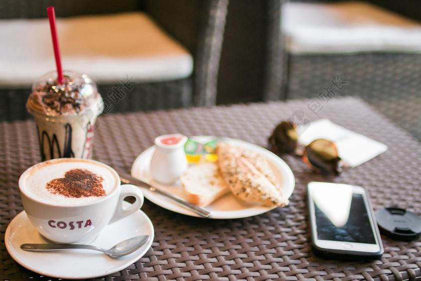 科斯塔 咖啡 拿铁咖啡 艺术 STEMED 牛奶 热 冰