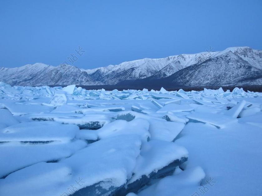 贝加尔湖 湖 冰 冬季 小丘 阴影 岩 山 丛生 透明度