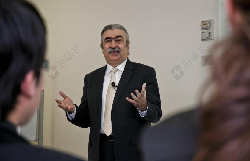 扬声器 讲师 讲话