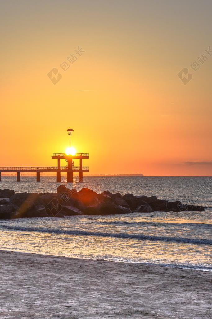 日早晨 海 太阳 日出 夏天 水 上午 海洋 自然 旅行