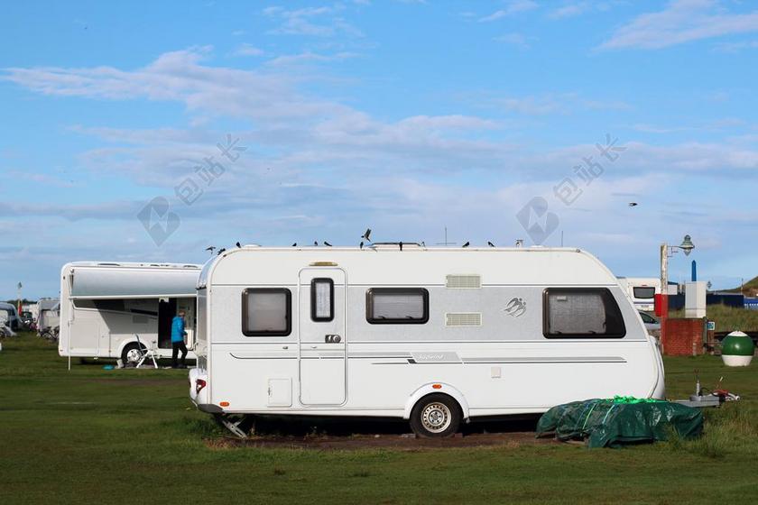 旅游自然自驾游大篷车背景图片