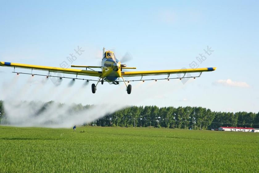 航天航空降落的飞机背景图片