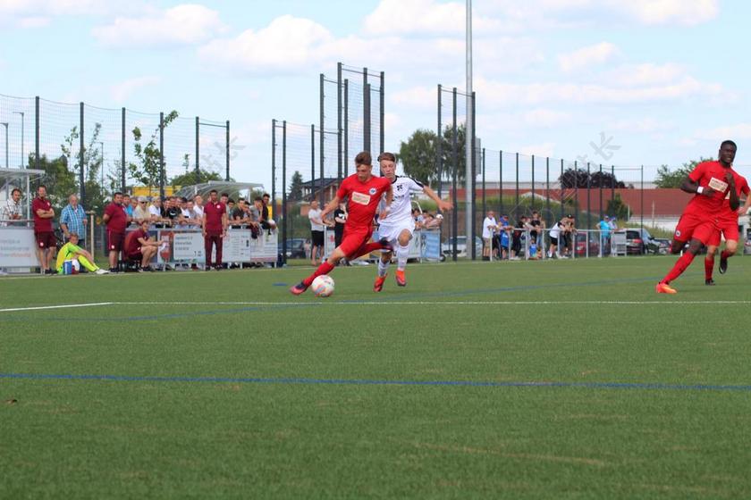 运动户外足球踢球背景图片