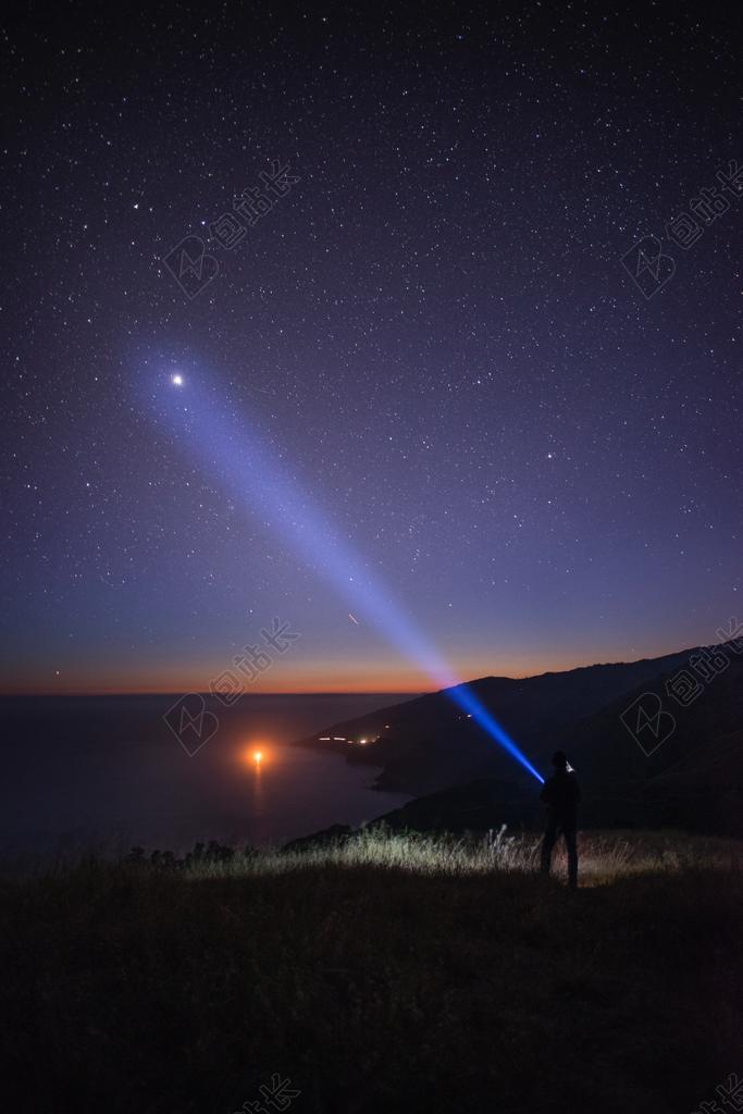 银河 夜 星星 射击 树 黑暗 天空 自然 空间 手电筒
