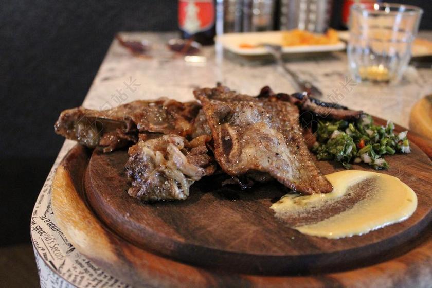 牛排 食品 肉 餐 烤 牛肉 木 板 烹饪 烧烤 美味