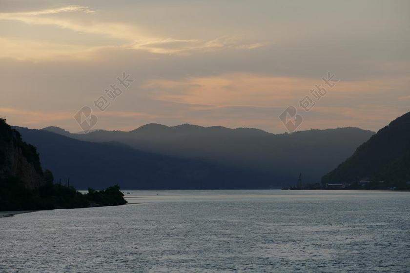 塞尔维亚 多瑙河 长江游轮 河 铁闸 多瑙河峡谷 巴尔干