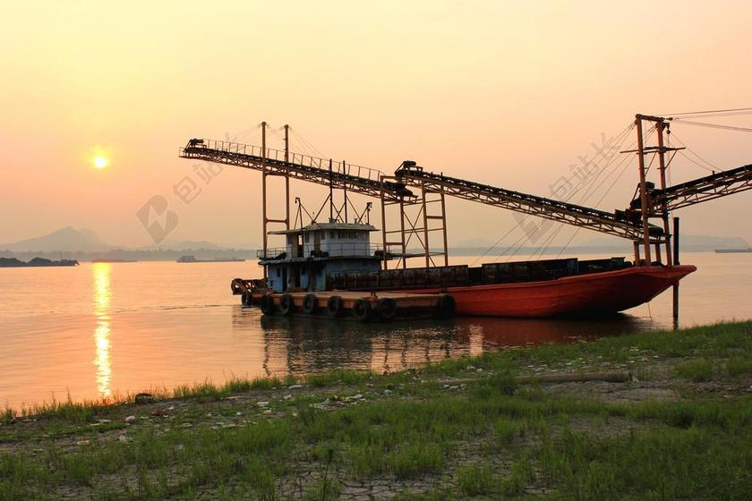 码头 轮船 江边 黄昏 落日 长江