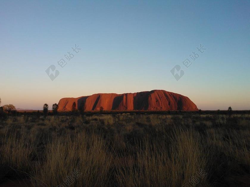 澳大利亚 乌鲁鲁 艾尔斯岩 日出